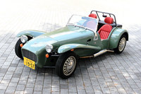 「ロータス・セブン」のデビュー60周年を記念した「セブン スプリント」。「160」をベースに、クラシカルな意匠を施した限定モデルだ。