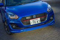 従来モデルからイメージが一新されたフロントまわり。「RS」系のグレードには、ハニカムメッシュに赤いアクセントが入った専用デザインのフロントグリルが装備される。