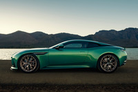 アストンマーティンが新型車「DB12」を発表 次世代スポーツカーの第1弾モデルの画像