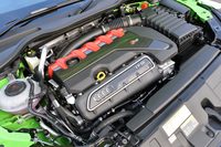 「TT RS」をはじめとした“エンジン横置き”の「RS」モデルに搭載される、2.5リッター直5ターボエンジン。最高出力400PS、最大トルク480N・mを発生する。