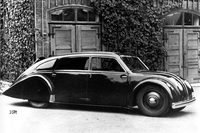 1934年に登場した大型サルーン「タトラT77」。戦前のチェコ(当時はチェコスロバキア)は、欧州でも屈指の工業先進国だった。