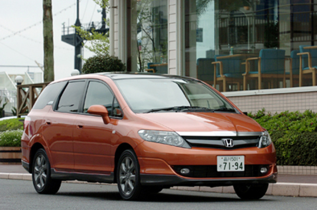 【スペック】Lスカイルーフ:全長×全幅×全高=4350×1695×1515mm/ホイールベース=2550mm/車重=1200kg/駆動方式=FF/1.5リッター直4SOHC 16バルブ(110ps/5800rpm、14.6kgm/4800rpm)/価格=175万3500円(テスト車=212万8350円/アクティブパッケージ=9万1350円/音声認識ホンダHDDナビゲーションシステム=28万3500円)