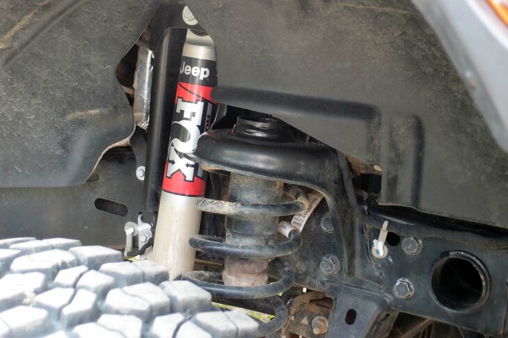 ジープ・グラディエーター ルビコン(フロントサスペンション)