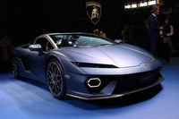 ランボルギーニの新型ハイブリッドスーパースポーツ「Temerario(テメラリオ)」国内初披露