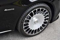 試乗車のタイヤサイズはフロントが245/40R20で、リアが275/35R20。グッドイヤーの「イーグルF1アシメトリック2」(ランフラットタイヤ)を履いていた。