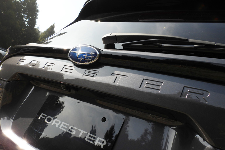 スバル・フォレスター スポーツEX(「FORESTER」ロゴ)