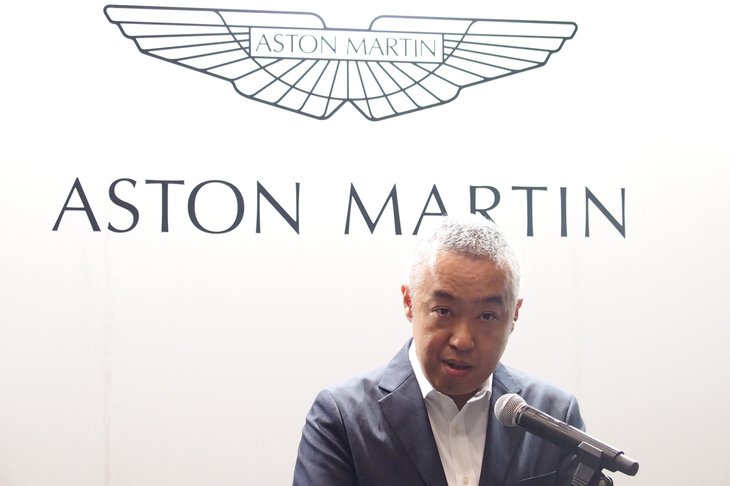 「DBSスーパーレッジェーラ」の日本導入について語る、アストンマーティン・ジャパン マネージングディレクターの寺嶋正一氏。