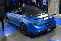 アルピーヌの新型ピュアスポーツ「A110 R」がデビューの画像