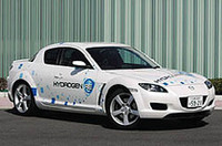 水素でもガソリンでも走る「マツダRX-8」、公道実験へ