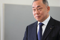 <國本恒博氏 プロフィール>
1975年日産自動車デザイン本部入社。1995年に日産デザインアメリカ副社長に着任。以後、2000年に日産ならびにインフィニティブランドデザインディレクター、2008年にグローバルデザイン部長、クリエイティブボックス社長を歴任し、2014年に三菱自動車の執行役員兼デザイン本部長に就く。2016年から常務執行役員 デザイン本部長を務める。