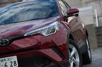 トヨタC-HR S-T