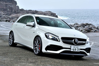 メルセデスAMG A45 4MATIC
	ボディーサイズ:全長×全幅×全高=4370×1780×1420mm/ホイールベース:2700mm/車重:1560kg/駆動方式:4WD/エンジン:2リッター直4 DOHC 16バルブ ターボ/トランスミッション:7段AT/最高出力:381ps(280kW)/6000rpm/最大トルク:48.4kgm(475Nm)/2250-5000rpm/タイヤ:(前)235/40R18 (後)235/40R18/車両本体価格:720万円