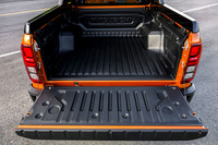 三菱のピックアップトラック「トライトン」がフルモデルチェンジ 2024年には国内でも発売の画像