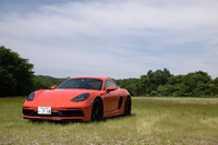 往路で試乗した「718ケイマンGTS」。“兄弟”の「718ボクスターGTS」とともに、2017年のロサンゼルスショーで世界初公開された。