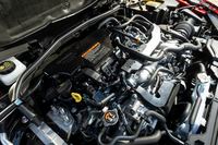 「スカイアクティブX」の最高出力は180PS、最大トルクは224N・m。トップギアに入れっぱなしでも、低回転域からスルスルと加速していく柔軟性の高さが特徴だ。