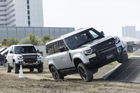 最大傾斜45度の急坂や、モーグル路を模した2種類のテラポッドが並んだコースを行く「ミニ&マウンテンテラポッド・バンク」に、多くの来場者がトライ。試乗を待つ順番待ちの列ができるほどの人気アクティビティーであった。