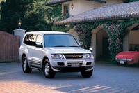 1999年に発売された3代目モデルからは、ビルトインフレームモノコックボディーを採用した(現行型も同様)。