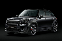 MINIのSUVモデルにマットブラックの限定車