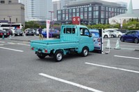 「スマートアシストIII t」の緊急自動ブレーキを試す。軽トラックは空荷のときにフロントヘビーとなるため、急制動時に車両がバランスを崩さないよう、制御が最適化されている。