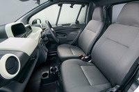 トヨタが2人乗りの超小型EVコミューター「シーポッド」を発売の画像