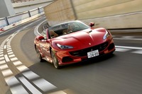 電動メタルトップの「フェラーリ・ポルトフィーノM」。「ポルトフィーノ」にマイナーチェンジを施すことで、さらに走りに磨きをかけました。(photo:小林俊樹)