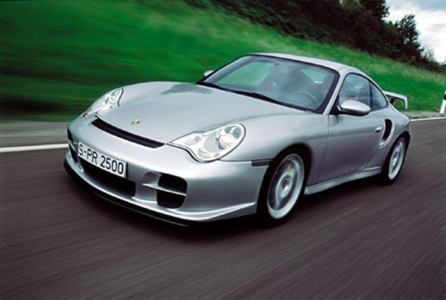 【スペック】全長×全幅×全高=4446×1830×1275mm/ホイールベース=2355mm/車重=1440kg/駆動方式=RR/3.6リッター水平対向6気筒DOHC24バルブターボ・インタークーラー付き(462ps/5700rpm、63.2kgm/3500から4500rpm)