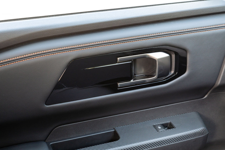 三菱トライトンGSR(ドアのインナーパネル)