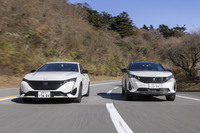 箱根のワインディングロードを2台で。どちらもプジョーの中核モデルにふさわしい乗り味が備わっていながら、それぞれの個性をしっかりと楽しめる。