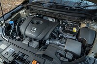 最高出力156PSを発生する、2リッター直4エンジン。レギュラーガソリン対応で、WLTCモードの燃費は14.0km/リッターとなっている。