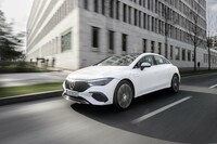 内燃機関を持たないBEVのなかでも、「EQE」の静粛性の高さは特に印象に残るものだった。