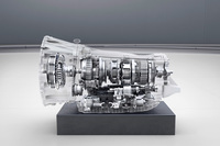 トルクコンバーターの代わりに湿式多板クラッチを用いた「AMGスピードシフトMCT」。今回のマイナーチェンジで、ギア数が7段から9段に多段化された。