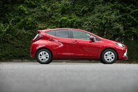 ホイールベースは2600mmと、ライバルの「ホンダ・フィット」(2530mm)や「日産ノート」(2580mm)より長い。