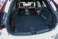 PHEV「T8」の荷室容量は468~1395リッター。T8以外のガソリン車ではさらに容量は増え、505~1432リッターとなる。