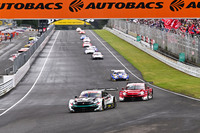GT500クラスのスタートシーン。1、2、4、6、7番手と、上位をHRC PRELUDE-GT勢が占めた。