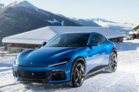 「クラウン スポーツ」の発表時に「似てる!」と一部で騒がれた「フェラーリ・プロサングエ」。……デビューのタイミングを鑑みても、どちらかがどちらかをマネたなんてことは、さすがにないだろうが。