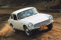 1965年に追加された「S600クーペ」。耐候性や実用性は向上したものの、車両重量はさらに重くなってしまった。