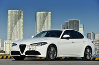 「ジュリア ヴェローチェ」はシリーズで唯一4WDシステムを採用するスポーティーグレード。車両価格は597万円。