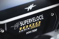 MVアグスタが500台限定の特別モデル「スーパーベローチェ1000セリエオロ」を発表の画像