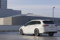 可変ダンパーの「DCC」を標準装備。15段階と減衰力を細かく設定できるのが特徴だ。