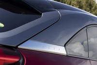 「MX-30」のデザインテーマは「ヒューマンモダン」。シンプルでありながら記憶に残る造形が目指されている。