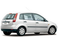 カラーバリエーションが豊富な「フィエスタ」。2グレードに、エクステリア8色、インテリア3種類を用意する。