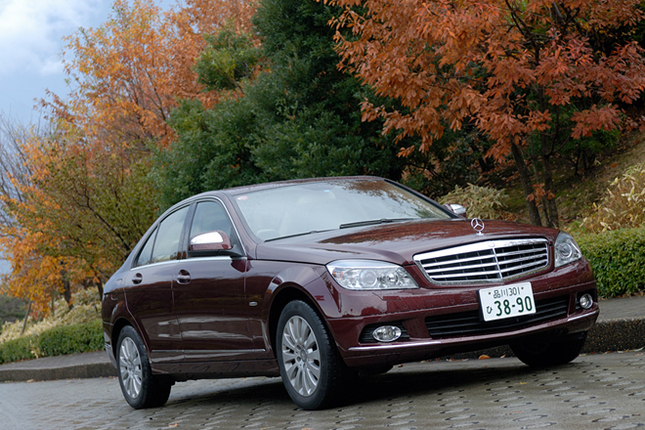 【スペック】全長×全幅×全高=4585×1770×1445mm/ホイールベース=2760mm/車重=1550kg/駆動方式=FR/2.5リッターV6DOHC24バルブ(204ps/6100rpm、25.0kgm/2900〜5500rpm)/価格=568.0万円(テスト車=614万7200円/メタリックペイント=7万4000円/シートヒーター付き本革シート=28万4000円/パークトロニック=8万4000円/ETC=2万5200円)
