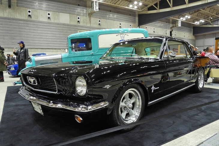 もちろん会場には、シボレー以外のクルマもたくさん出展されていた。こちらは、みんな大好き、1966年式「フォード・マスタング」。