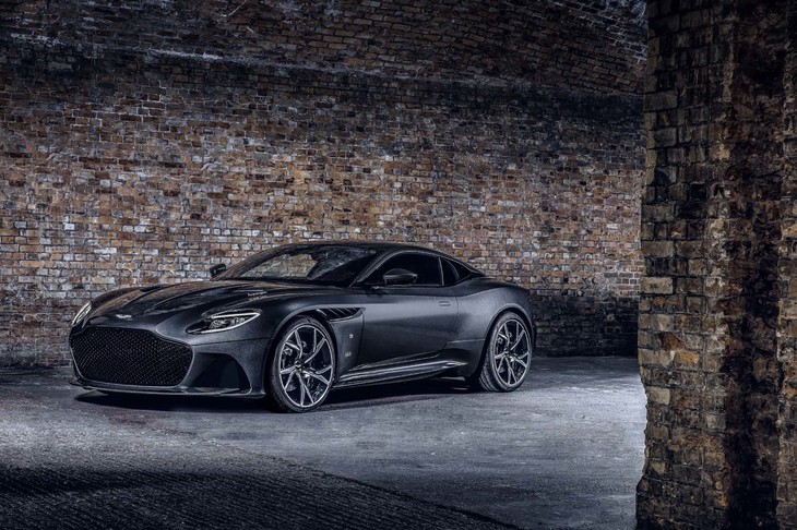 「DBSスーパーレッジェーラ007エディション」(写真)は25台の台数限定で販売される。