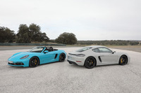 「ボクスターGTS/ケイマンGTS」の車高は、「ボクスター/ケイマンS」のそれよりも10mm低くなる。オプションの「PASMスポーツシャシー」を選択した場合は、さらに10mmローダウンされる。