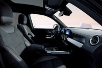 「メルセデス・ベンツEQB」がマイナーチェンジ 新電池の採用と内外装のデザイン変更でリフレッシュの画像