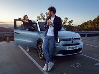 新型「シトロエンC3ハイブリッド」が日本上陸 全高拡大でSUV風にモデルチェンジの画像