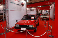 2009年の東京モーターショーでは、日本カー・オブ・ザ・イヤーの30周年を記念して歴代受賞モデルが特別展示された。写真は初代受賞車の「マツダ・ファミリア」。