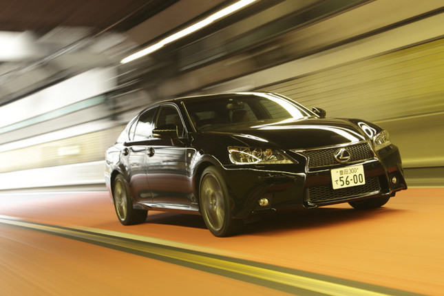 【スペック】GS350“Fスポーツ”:全長×全幅×全高=4850×1840×1455mm/ホイールベース=2850mm/車重=1700kg/駆動方式=FR/3.5リッターV6DOHC24バルブ(318ps/6400rpm、38.7kgm/4800rpm)/価格=680万円(テスト車=781万5350円)