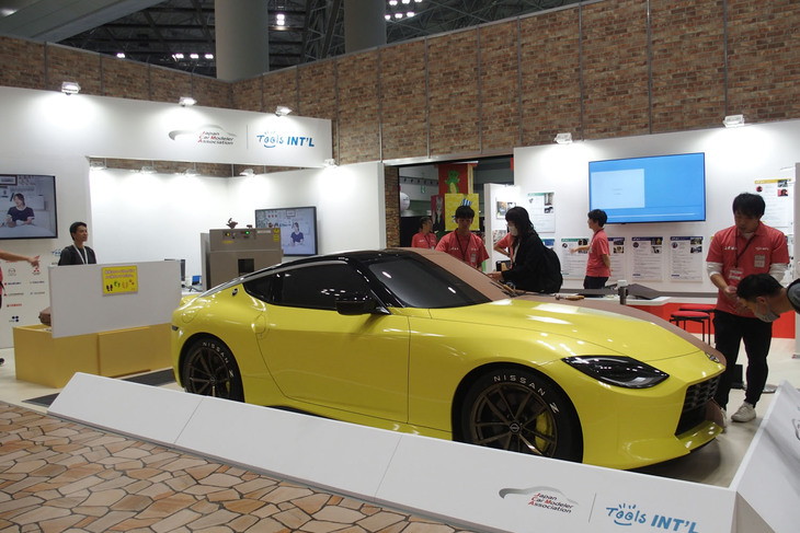 日本カーモデラ―協会/トゥールズインターナショナルのブースの様子。